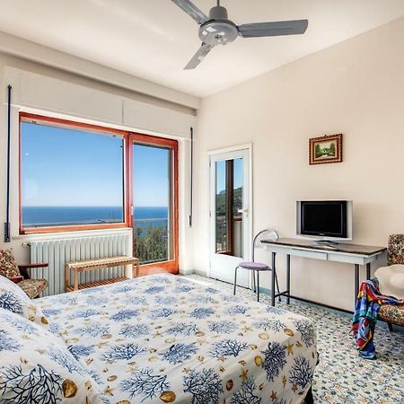 Geca'S House - Panoramic Sea View Studio Massa Lubrense Bagian luar foto