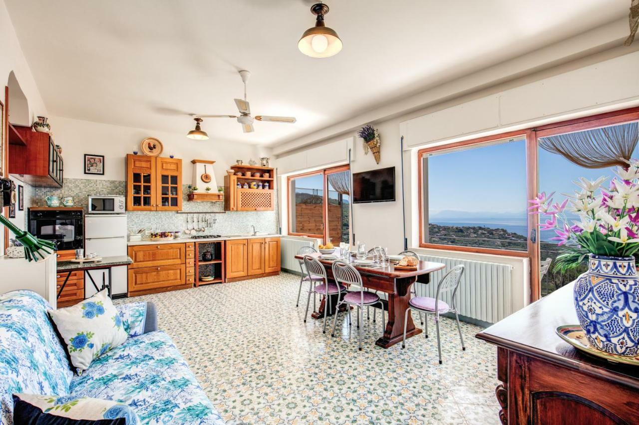 Geca'S House - Panoramic Sea View Studio Massa Lubrense Bagian luar foto